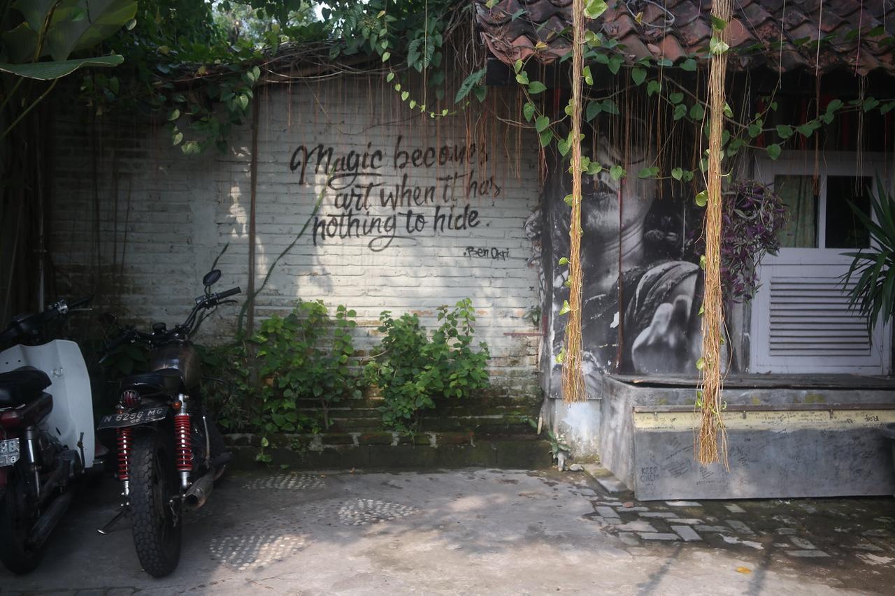 Abrakadabra! Artbnb Yogyakarta Luaran gambar