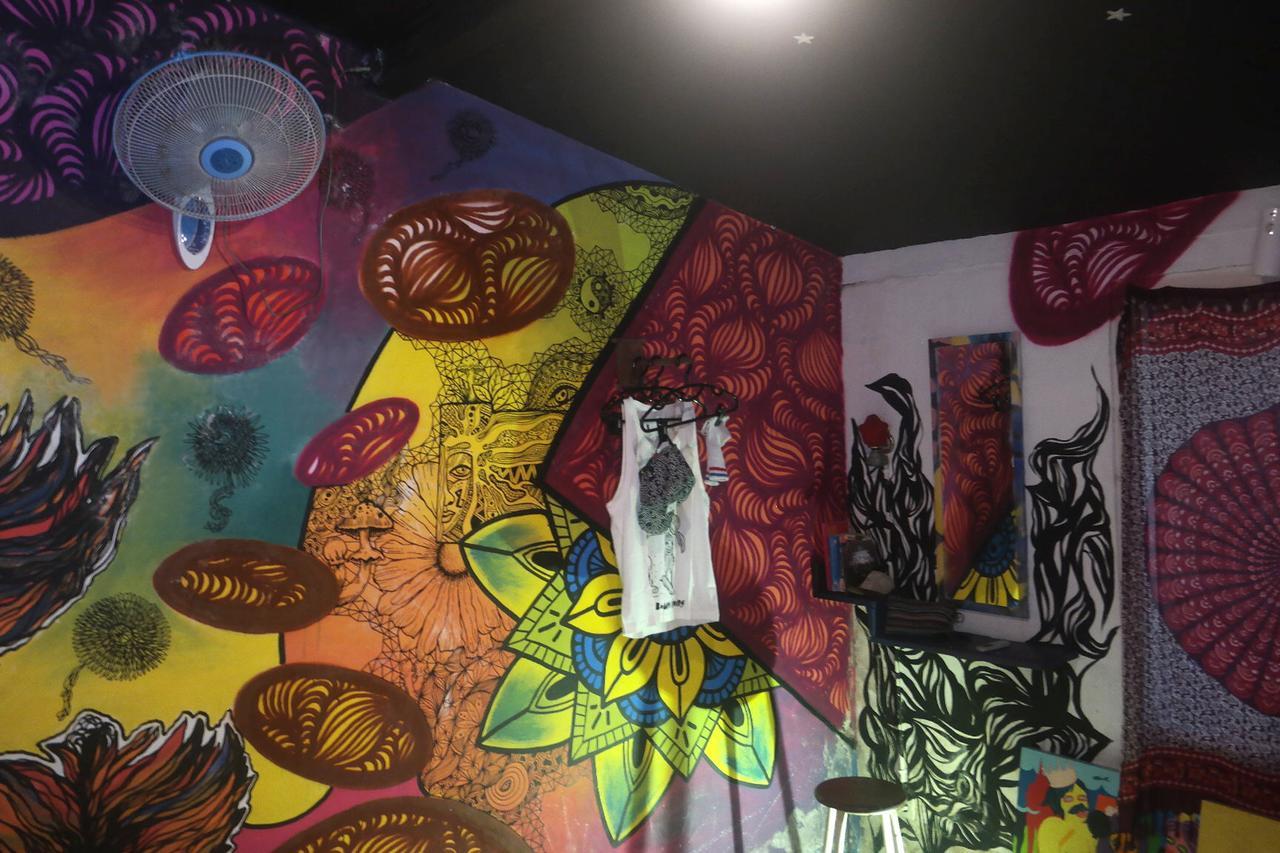 Abrakadabra! Artbnb Yogyakarta Luaran gambar