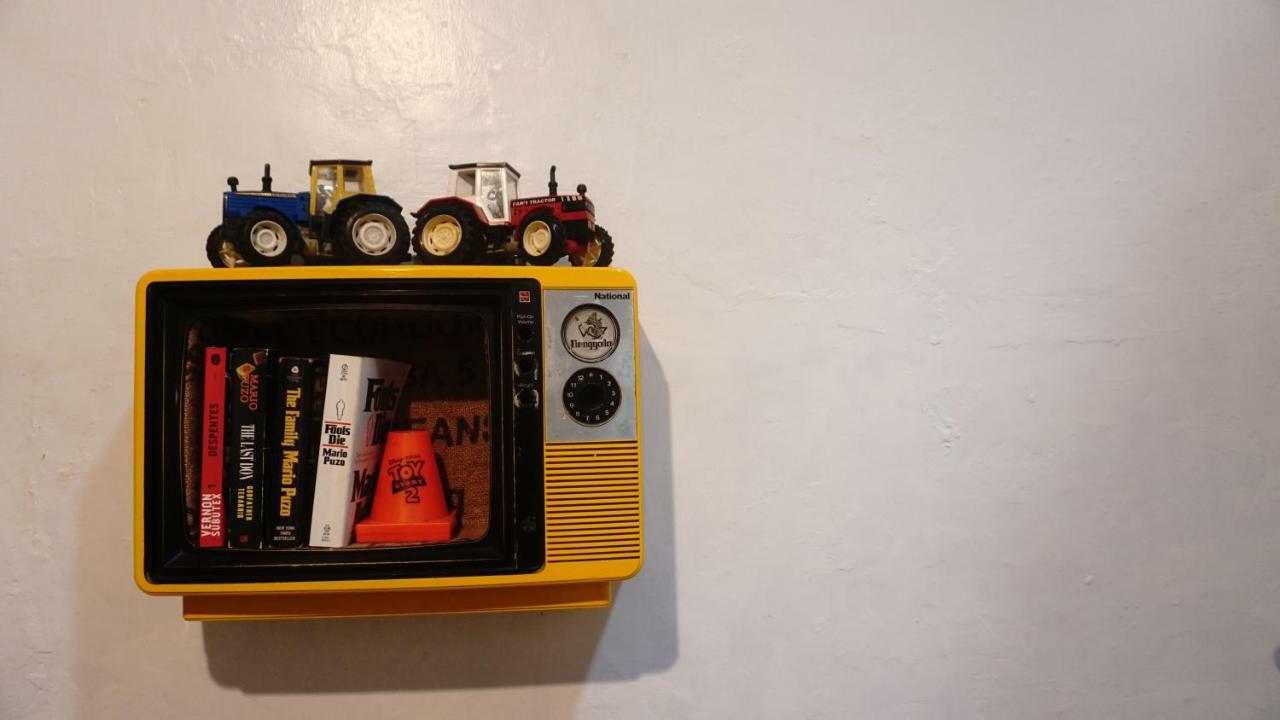 Abrakadabra! Artbnb Yogyakarta Luaran gambar