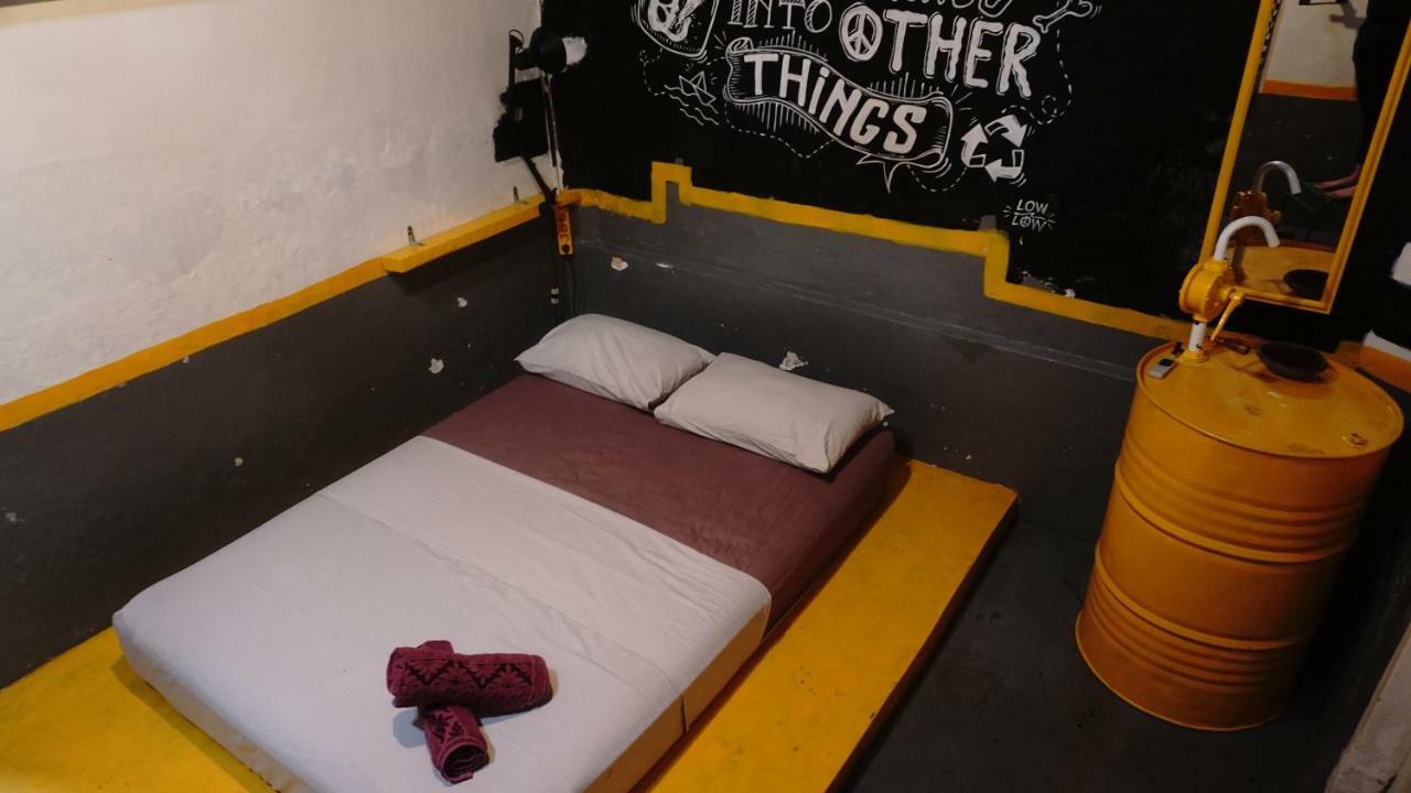 Abrakadabra! Artbnb Yogyakarta Luaran gambar