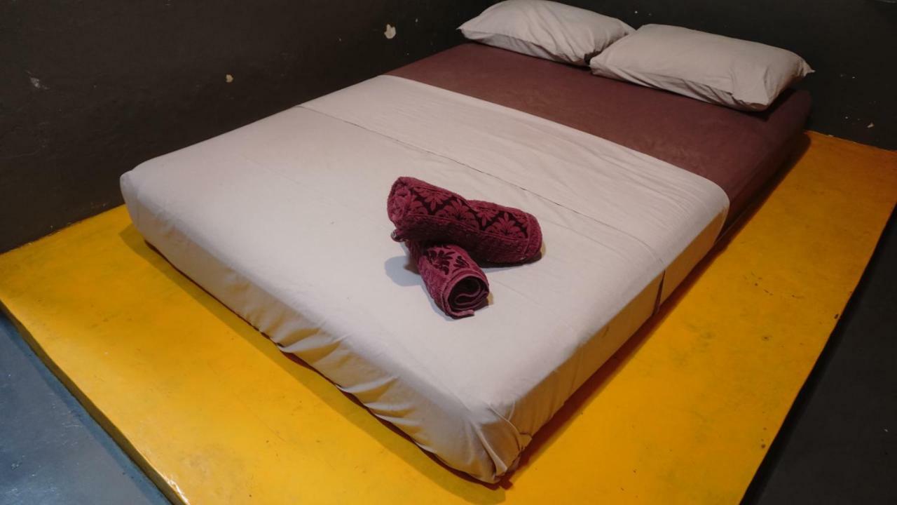 Abrakadabra! Artbnb Yogyakarta Luaran gambar